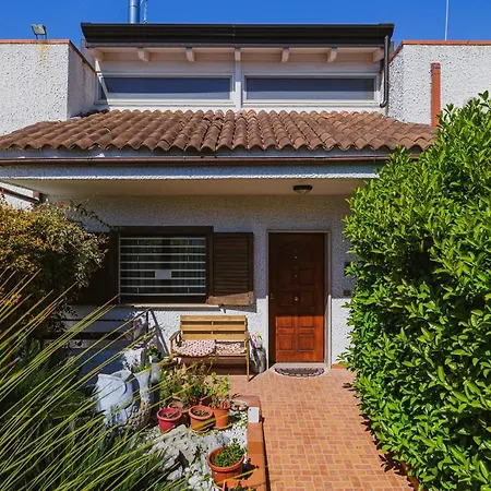 Villa Next Door Elegante A Bari *